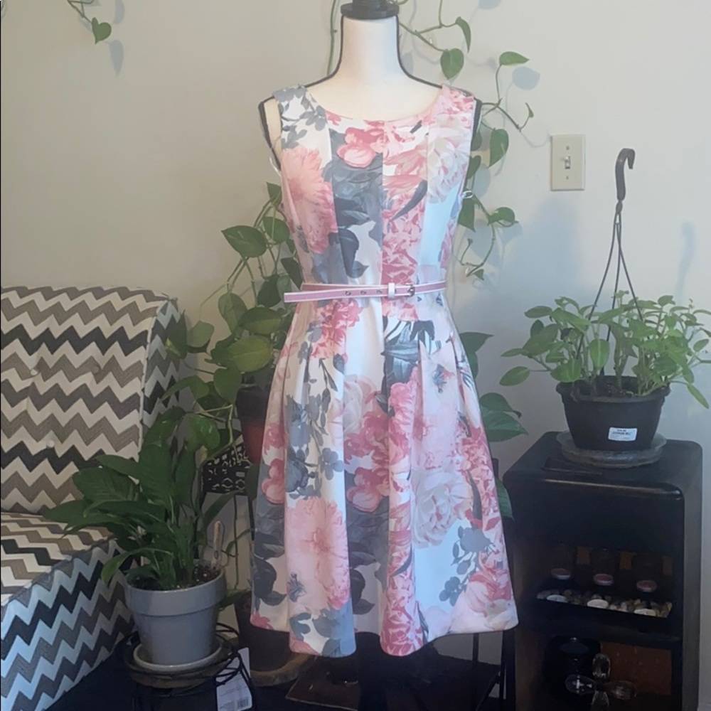 NWOT Floral Print Dress W/belt